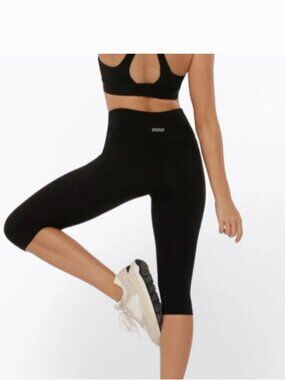 Lorna Jane capri leggings -